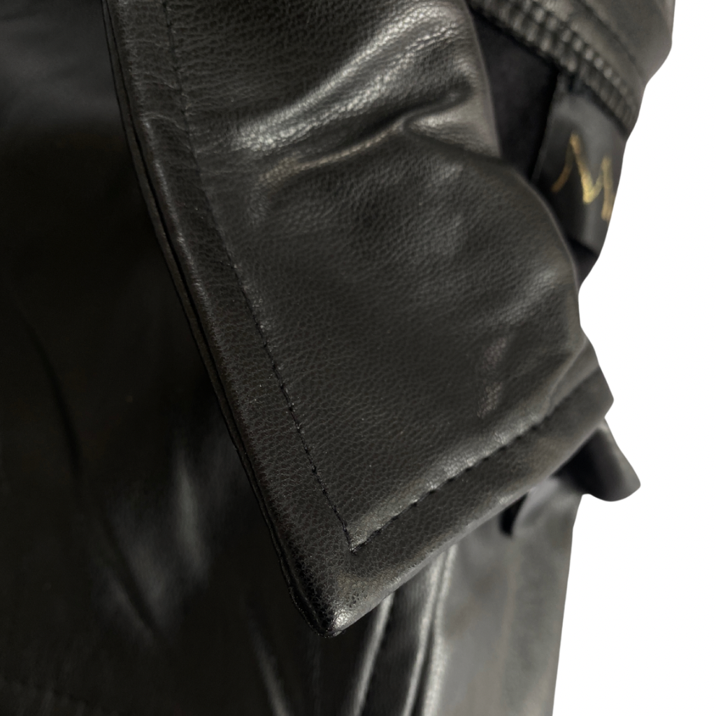 Chamarra camisera tipo vinipiel Negra